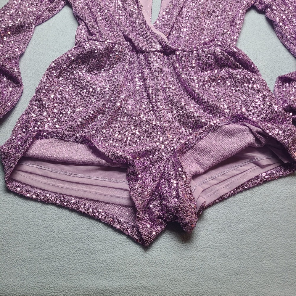 Venus Sequin Romper Womens Medium Purple Excellent Deep V-Neck Balloon Sleeve - Picture 6 of 8